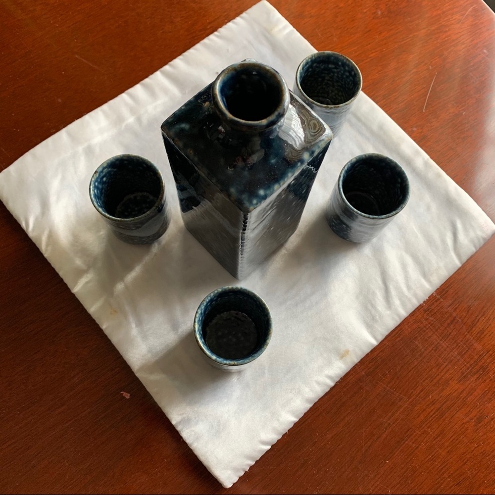 Japanese Sake Set - Picture 4 of 5